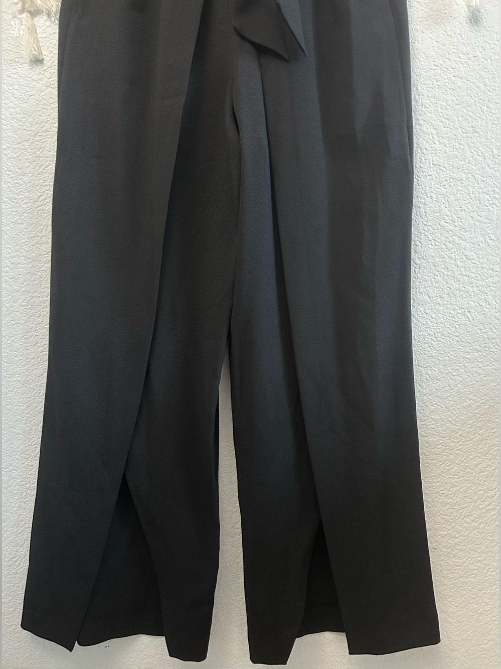 TASH AND SOPHIE Chic Black Sleeveless Jumpsuit Belted Wide Leg Stretchy Sz 6 - Picture 9 of 15